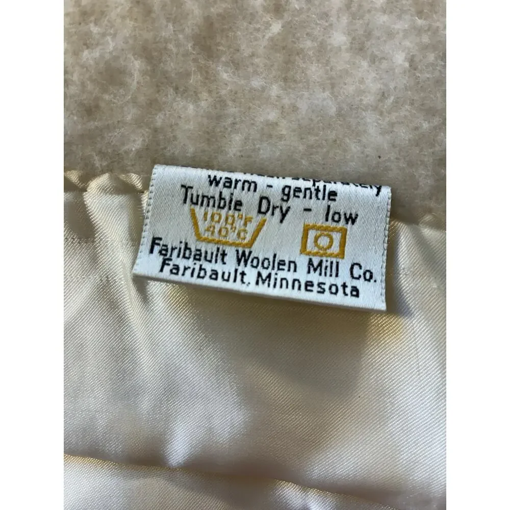 Vtg Faribo Mill King Blanket Cream Acrylic Cotton Satin Trim 92x105 USA 1970s